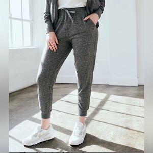NWOT QUINCE Flowknit Mid-rise Jogger Heather Grey Medium Women’s